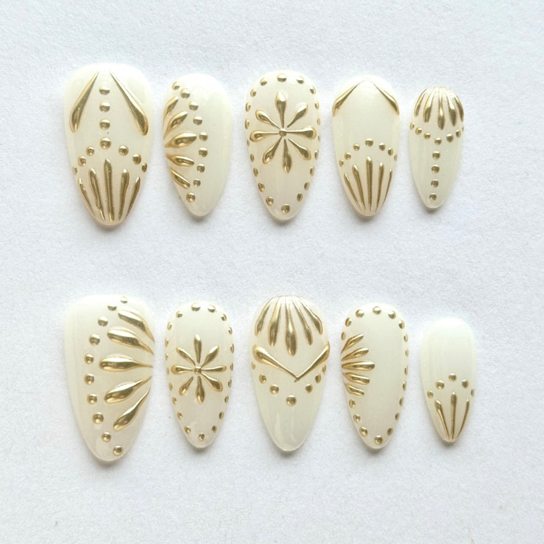 Vintage Ivory & Gold 3D Floral Nails – Elegant Almond Press-On Set