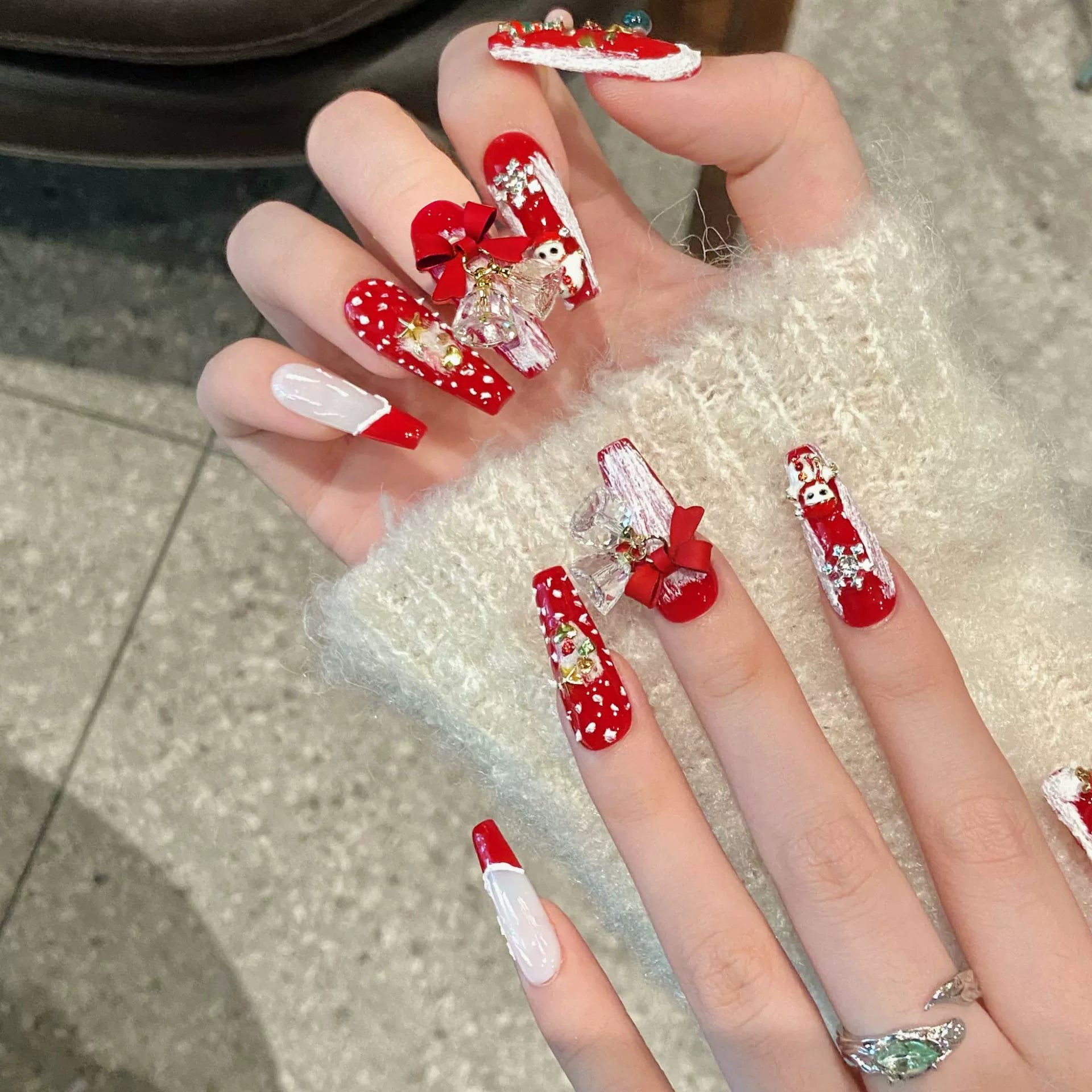 CHRISMAS NAILS-TEN PIECES OF HANDCRAFTED PRESS ON NAIL