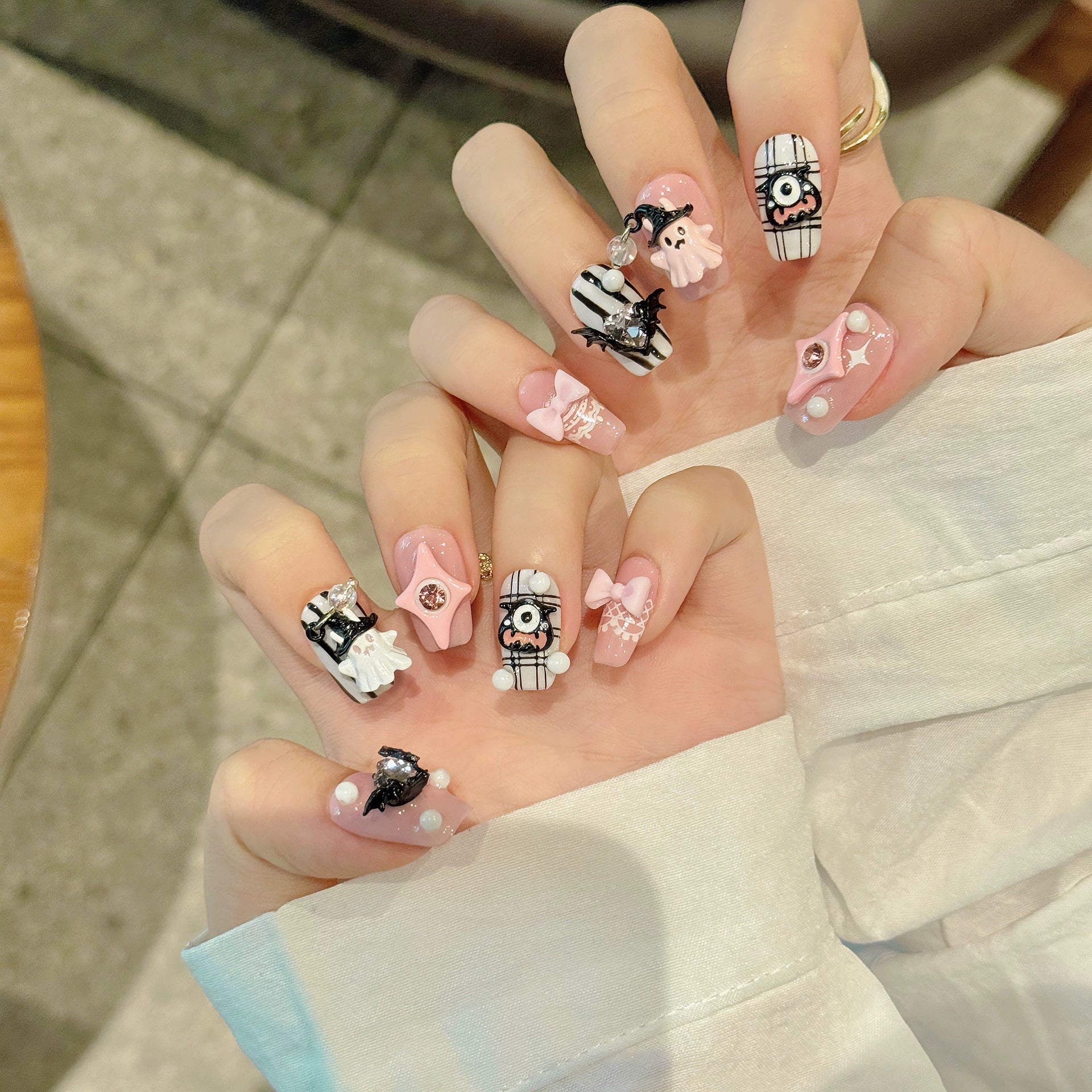 HALLOWEEN NAILS-TEN PIECES OF HANDCRAFTED PRESS ON NAIL