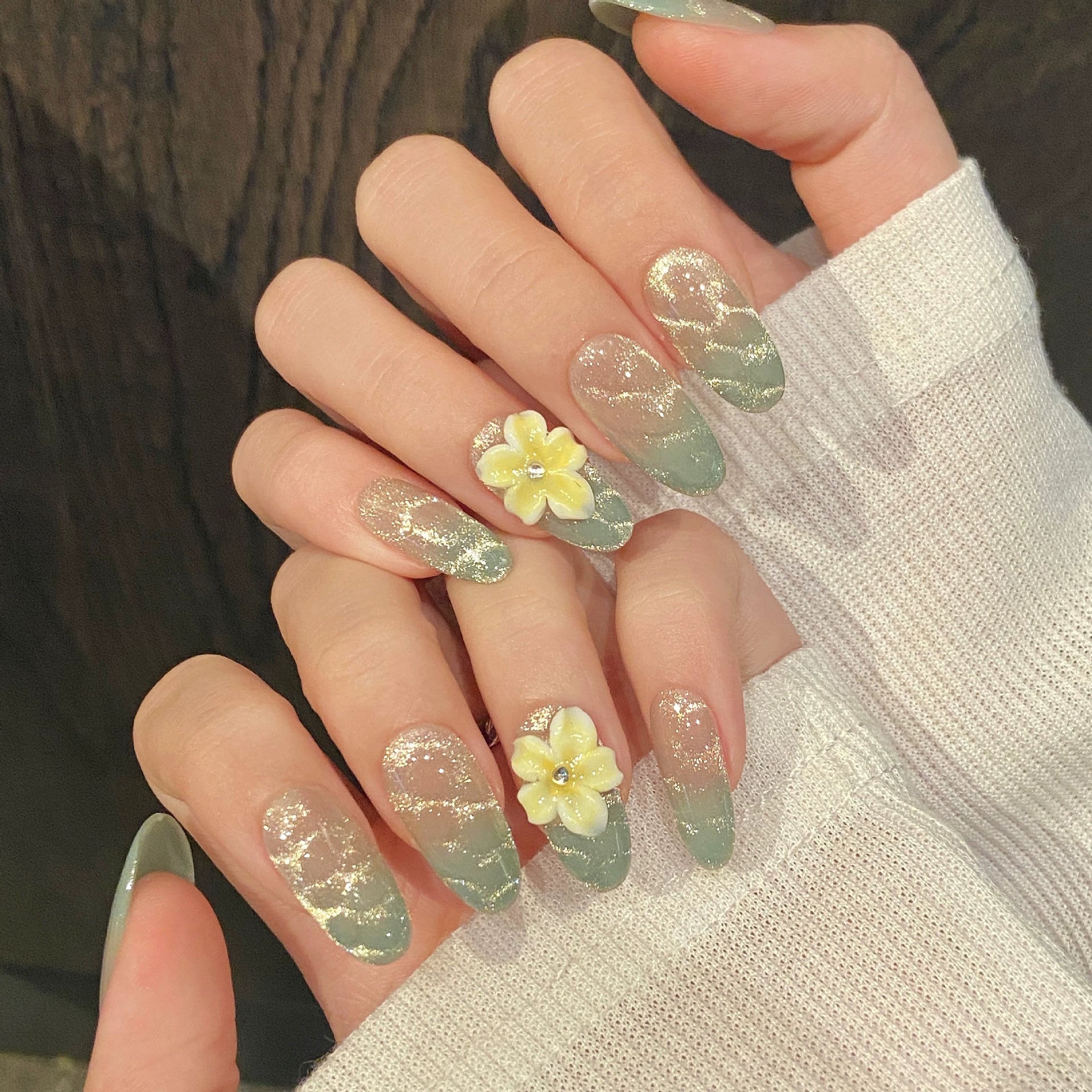 3D FLOWER-TEN PIECES OF HANDCRAFTED PRESS ON NAIL