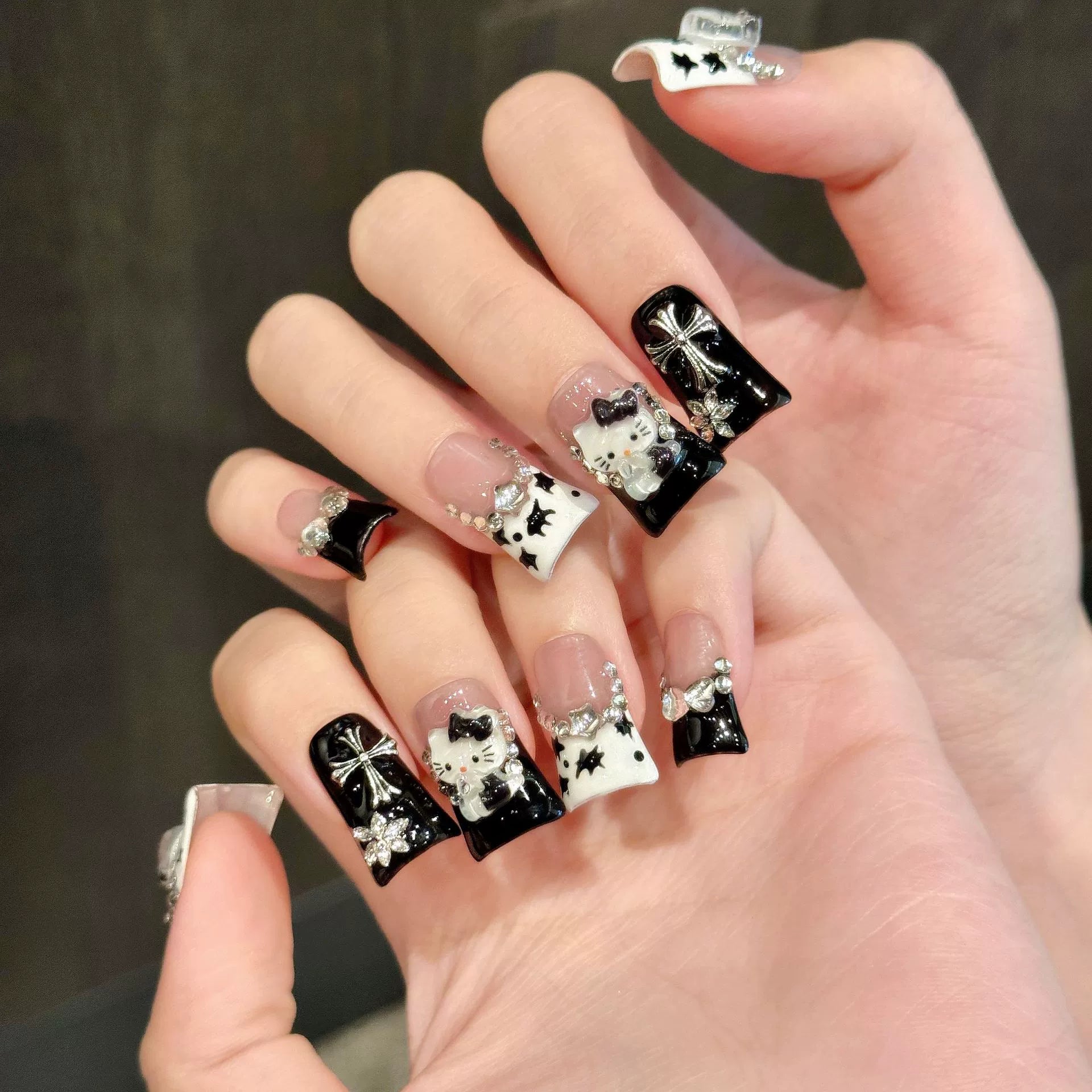 3D DUCKBILL-TEN PIECES OF HANDCRAFTED PRESS ON NAIL